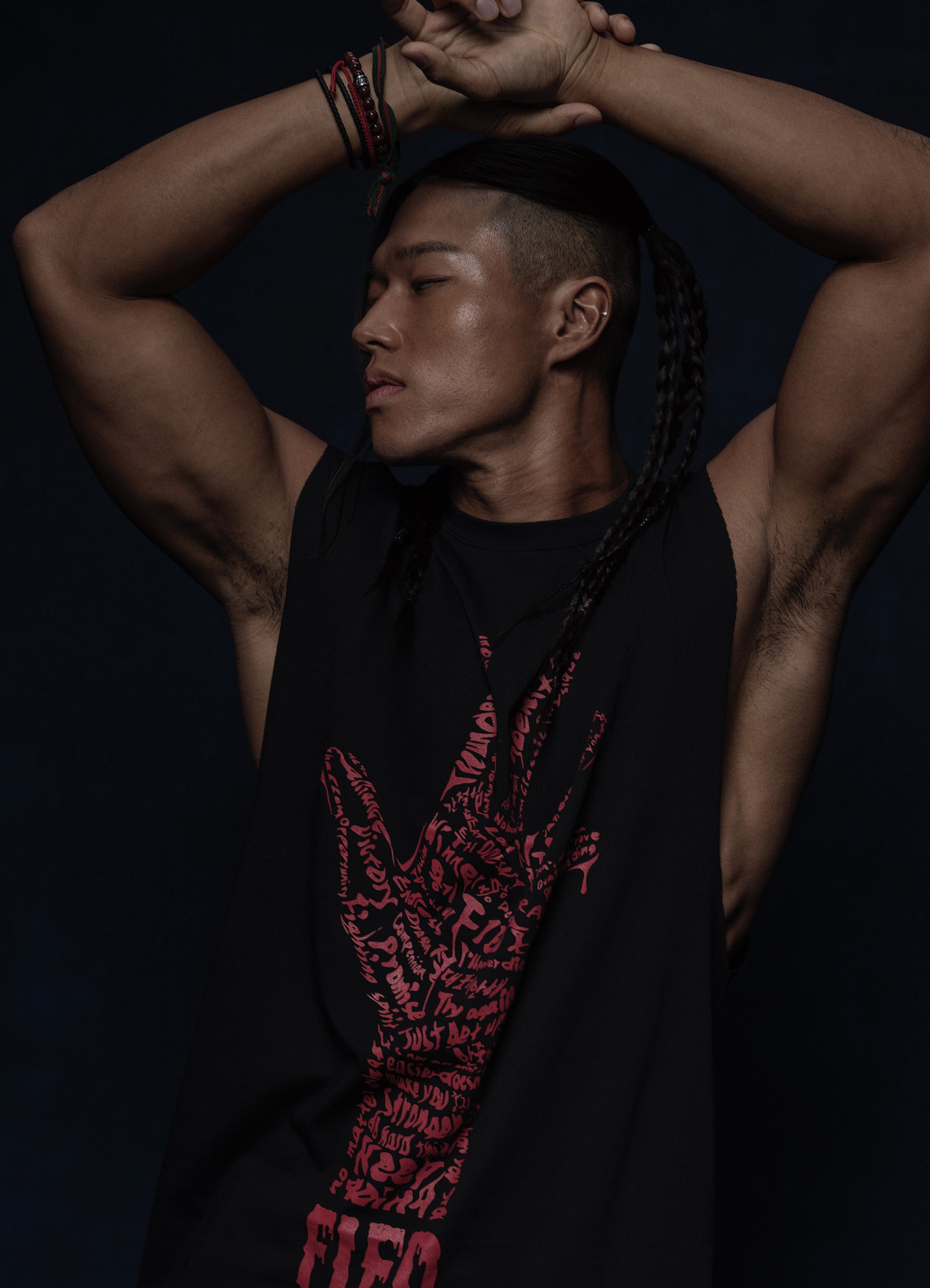 FIED UNYIELDING SLEEVELESS T-SHIRT