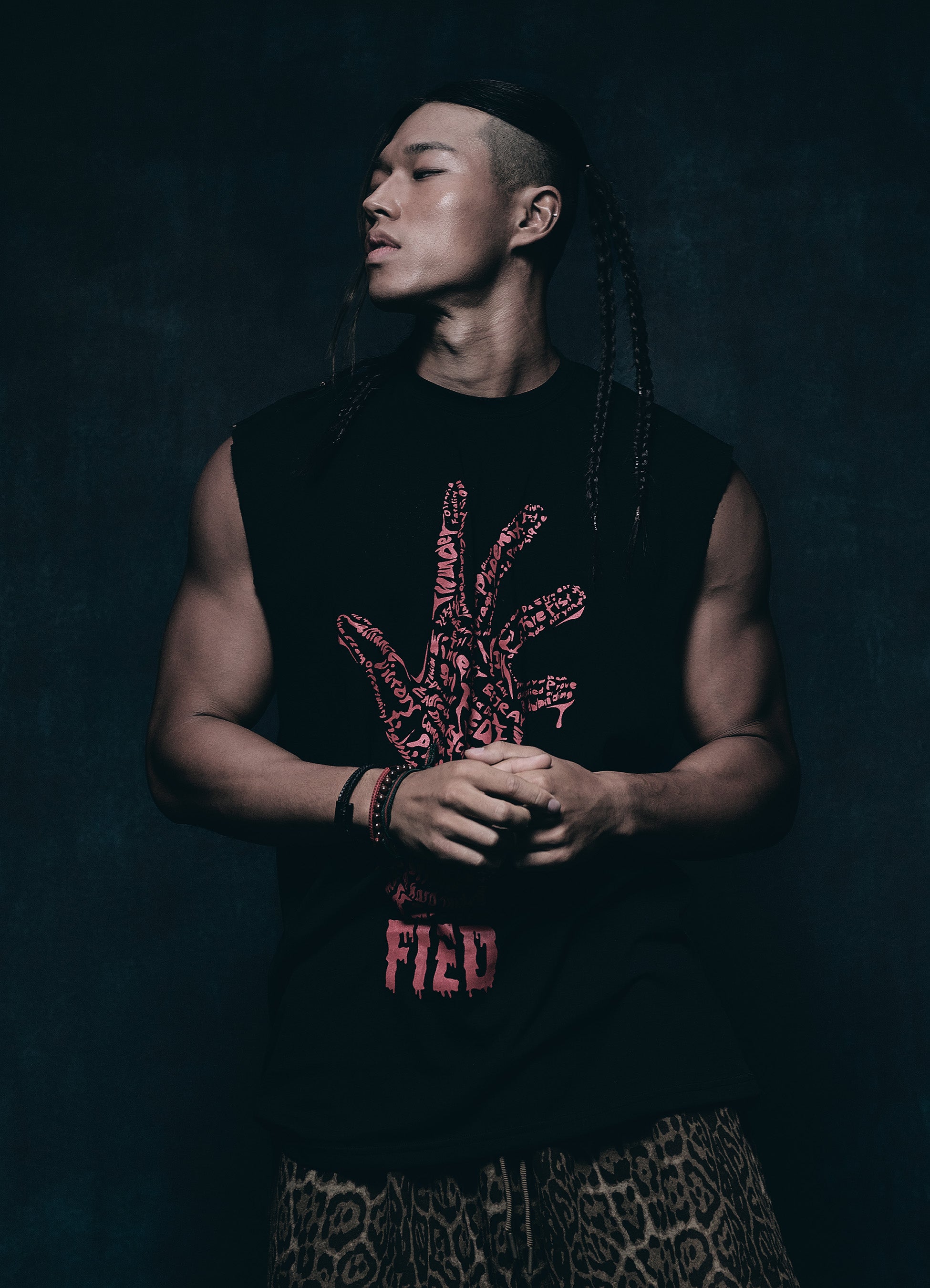 FIED UNYIELDING SLEEVELESS T-SHIRT