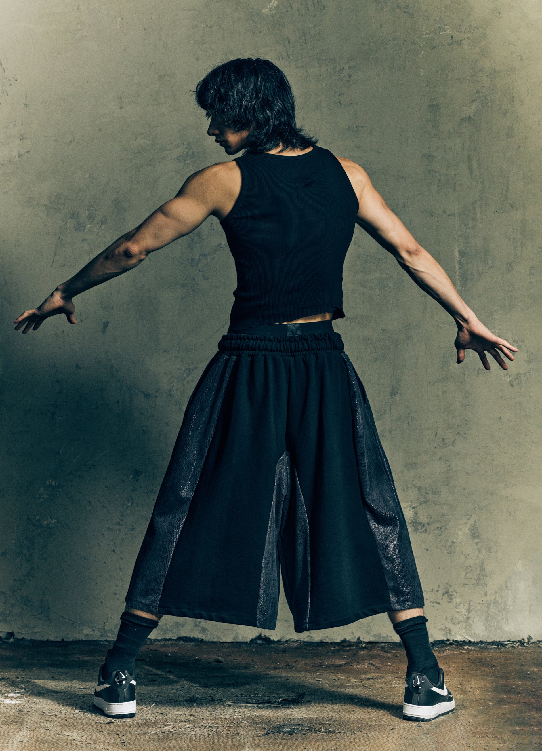 LOW FLOW SHORTS - BLACK