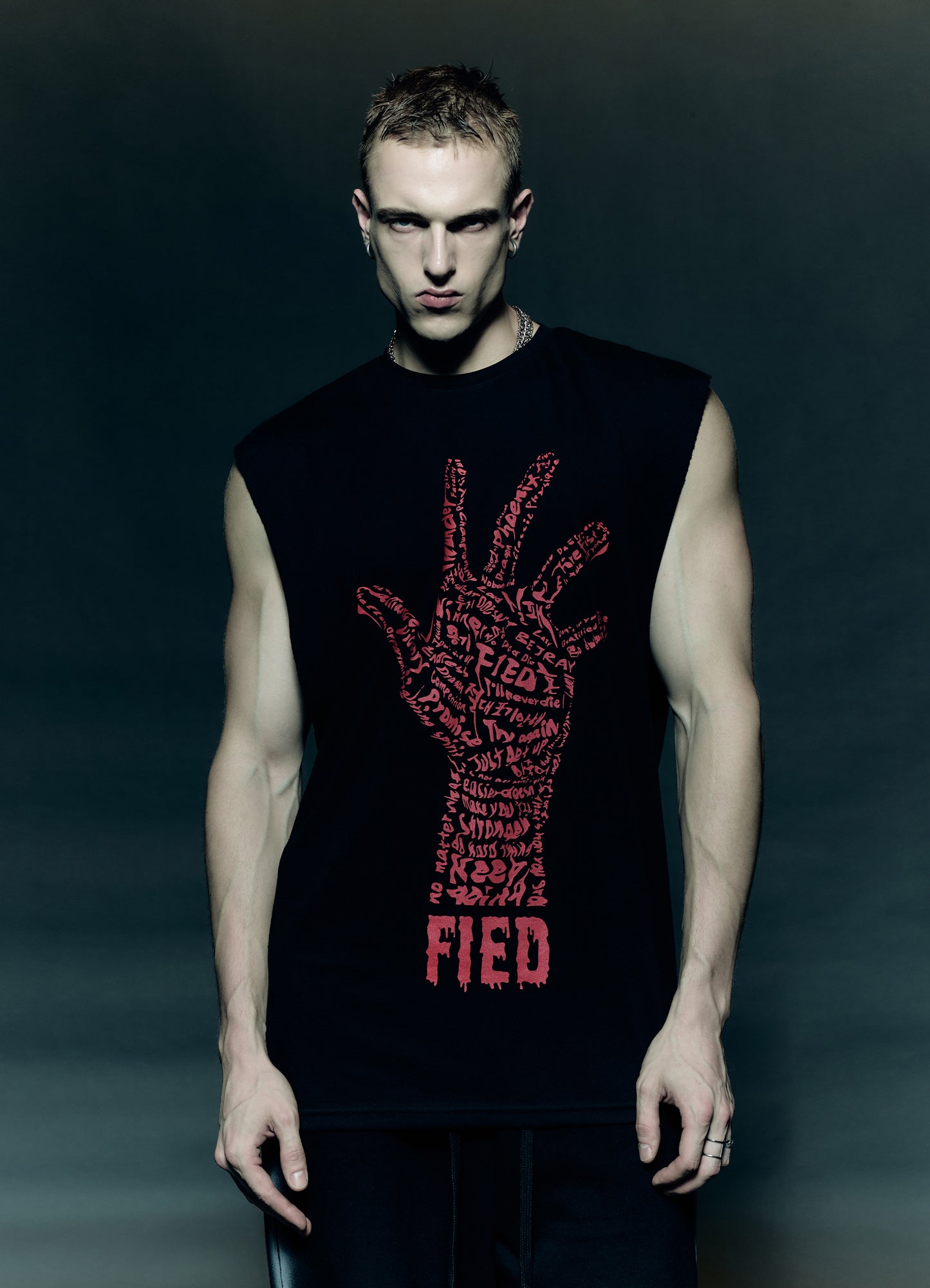 FIED UNYIELDING SLEEVELESS T-SHIRT