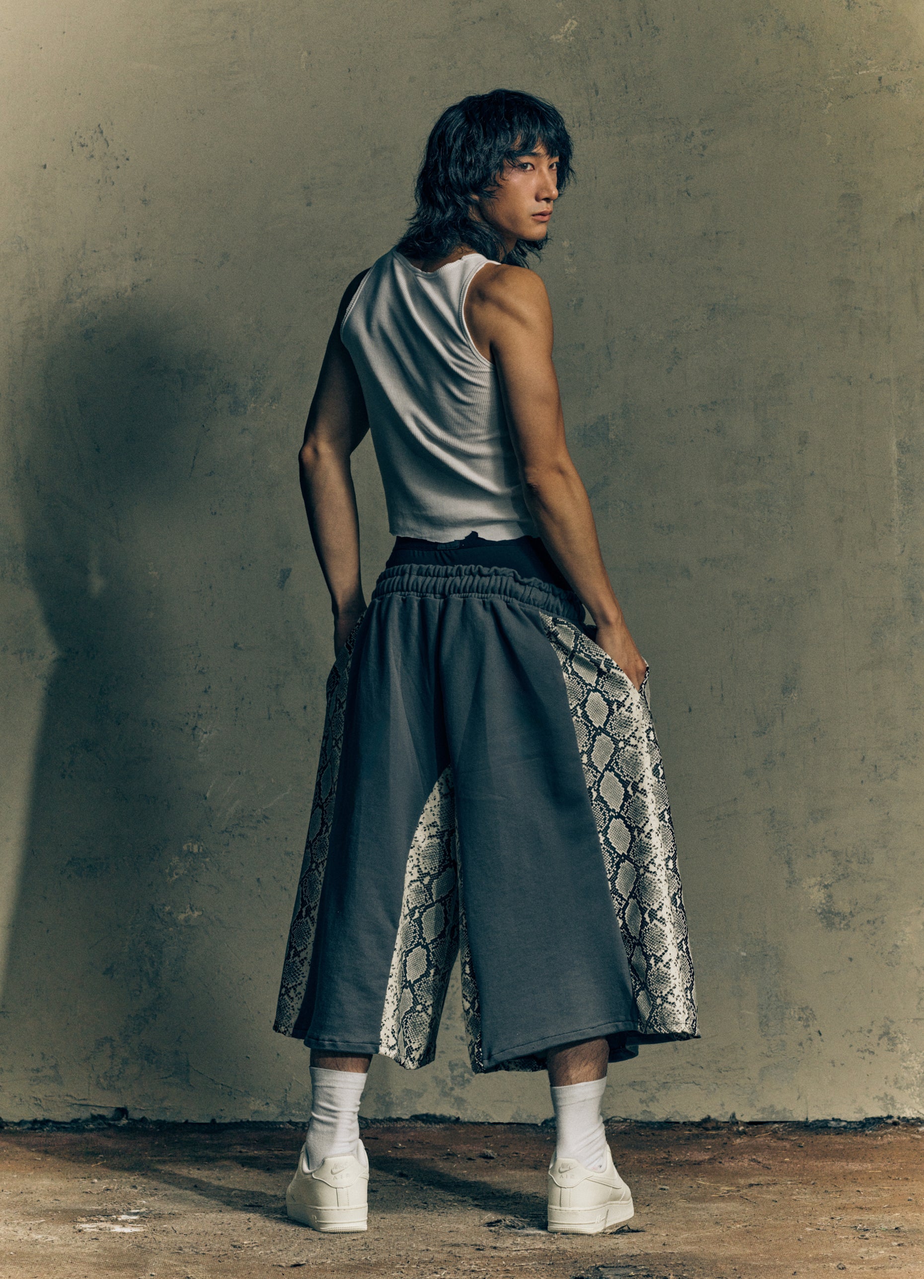 LOW FLOW SHORTS - GRAY
