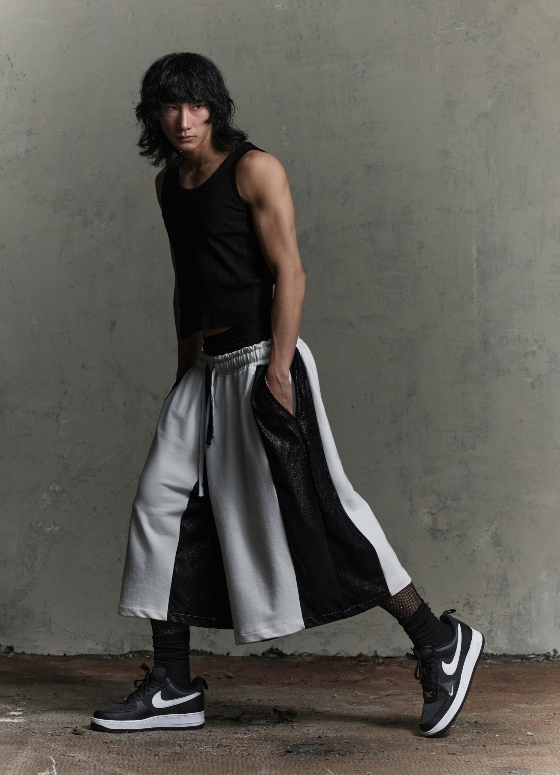 LOW FLOW SHORTS - WHITE&BLACK